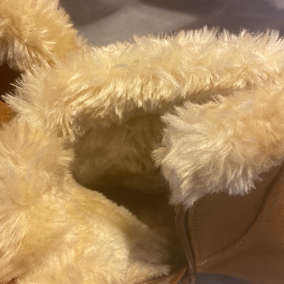 Cat and jack faux fur girls boots - Picture 6 of 6